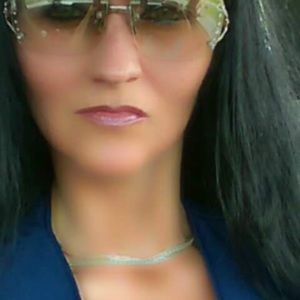 Meet your Posher, Eva